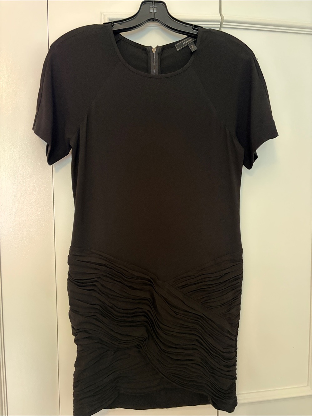 BCBGMaxAzria Black Short Sleeve Ruched-Hem Tunic